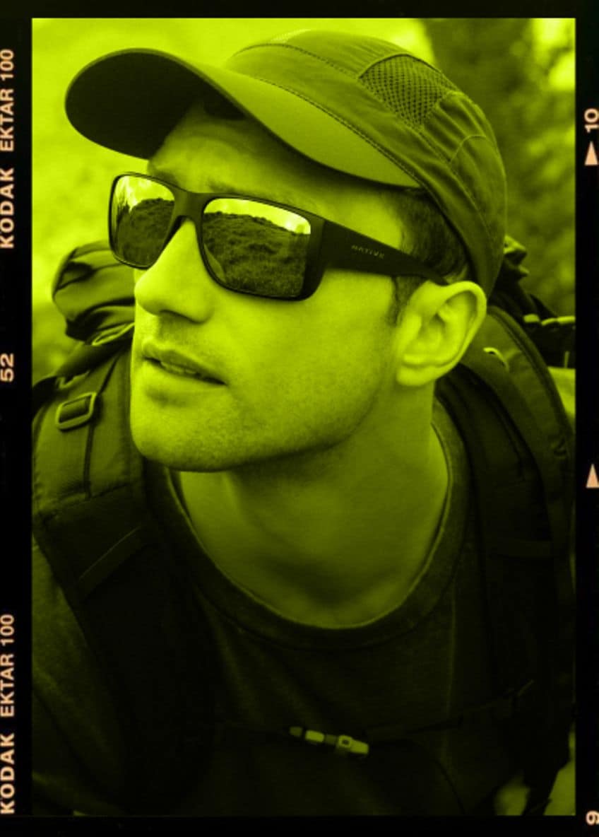 MONTURE SEMI-CERCLÉE-Légèreté et liberté.